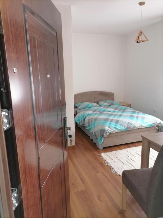 Apartmani 15 Τσέτινιε Εξωτερικό φωτογραφία