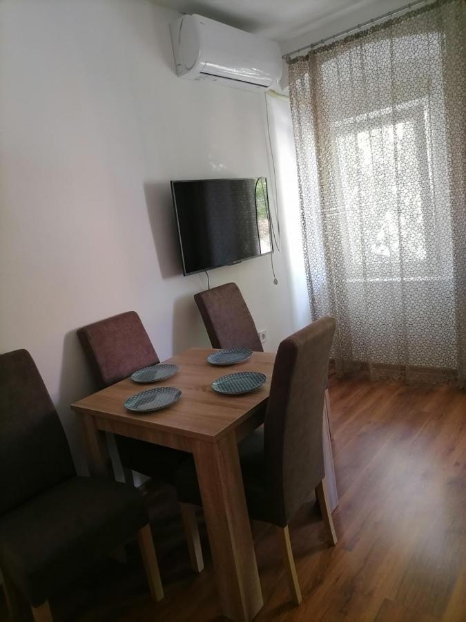 Apartmani 15 Τσέτινιε Εξωτερικό φωτογραφία
