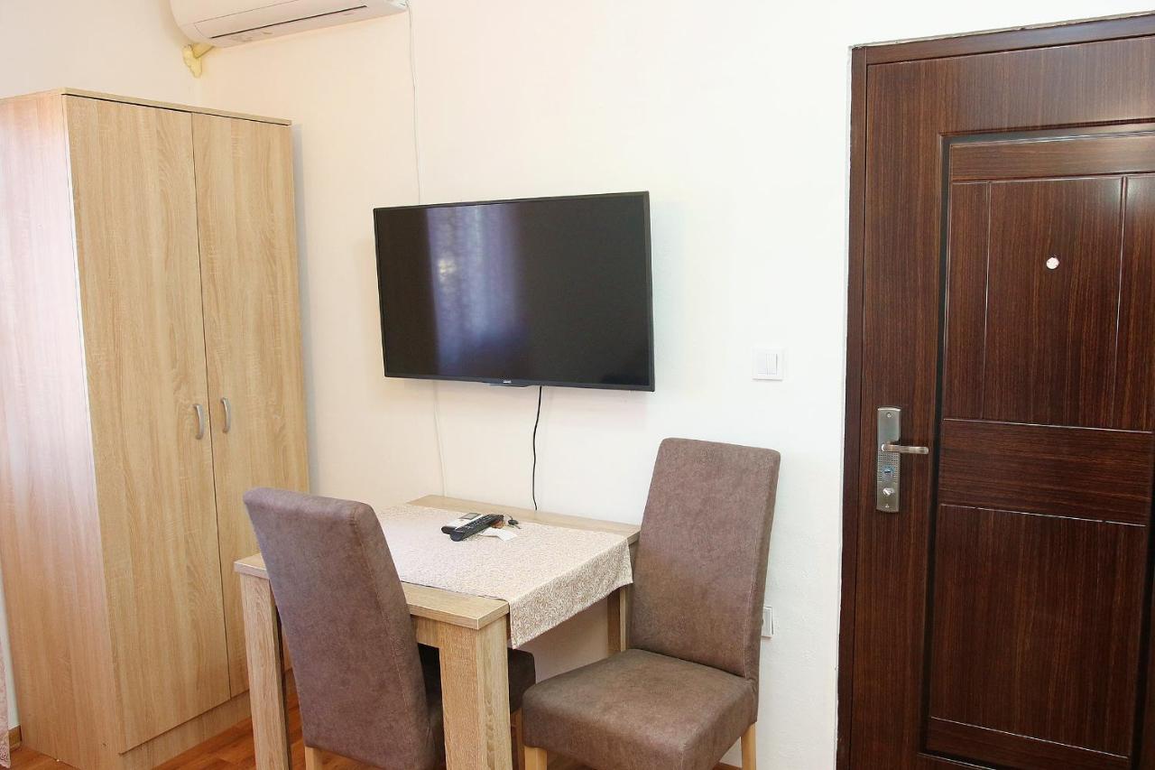 Apartmani 15 Τσέτινιε Εξωτερικό φωτογραφία