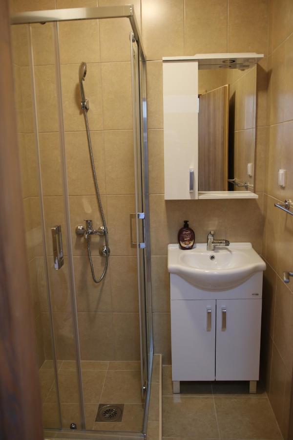 Apartmani 15 Τσέτινιε Εξωτερικό φωτογραφία