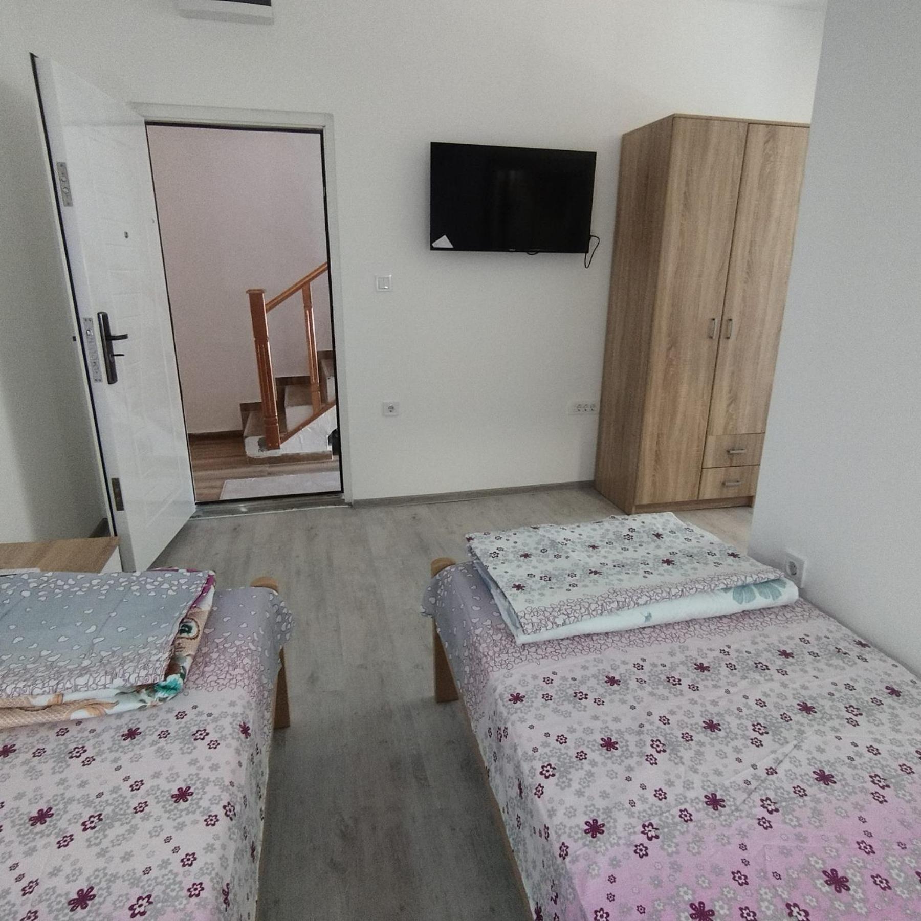 Apartmani 15 Τσέτινιε Εξωτερικό φωτογραφία